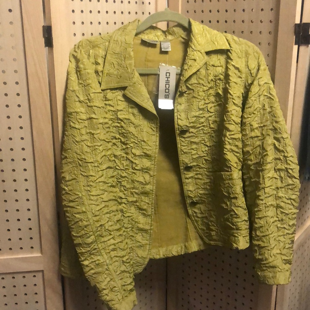 Chico’s spring green light jacket with pockets